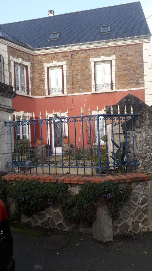 La Villa D Iska Souge-le-Ganelon Exterior photo